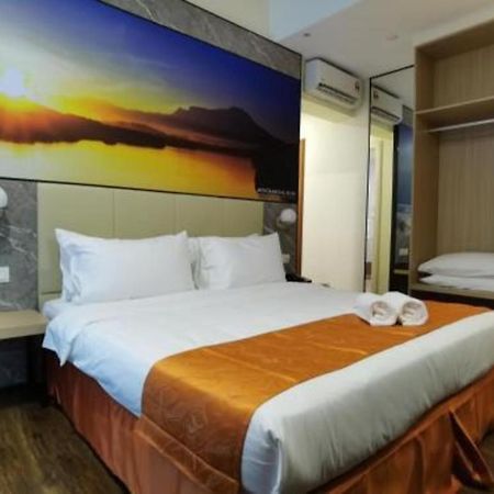 Kingston Hotel Kota Kinabalu Esterno foto