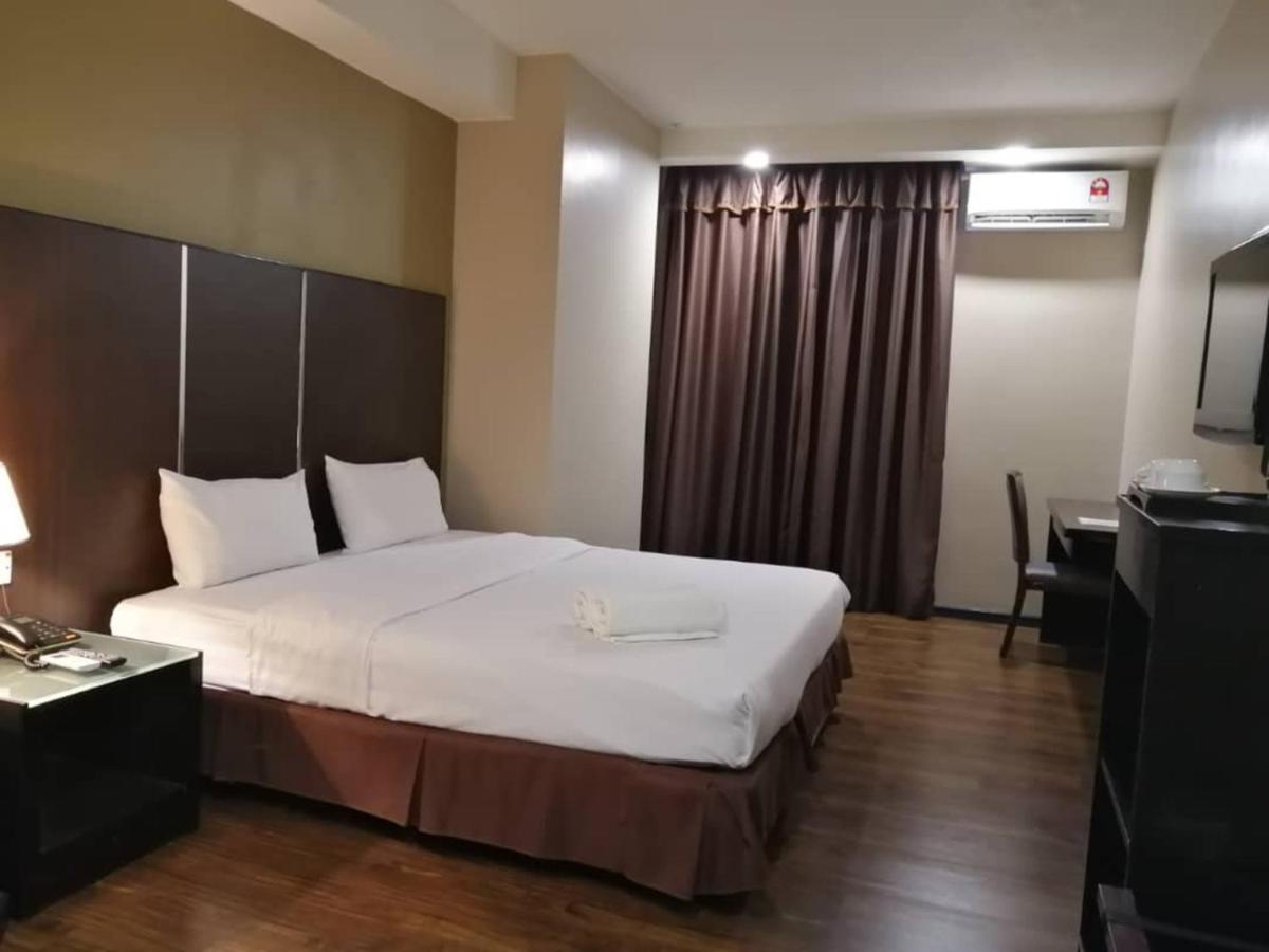 Kingston Hotel Kota Kinabalu Esterno foto